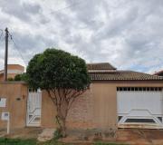 Casa para Venda, em Presidente Epitácio, bairro JD REAL II, 4 dormitórios, 2 banheiros, 1 suíte, 5 vagas